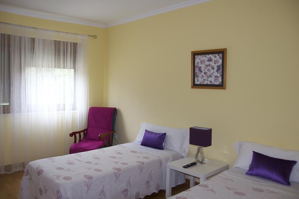 Pensión Blasones Sarria Quarto foto